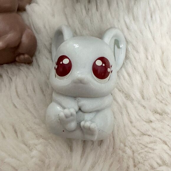 Little Live Pets Mama Surprise Lil Mouse Two Babies Minis Moose Toys - Picture 2 of 6